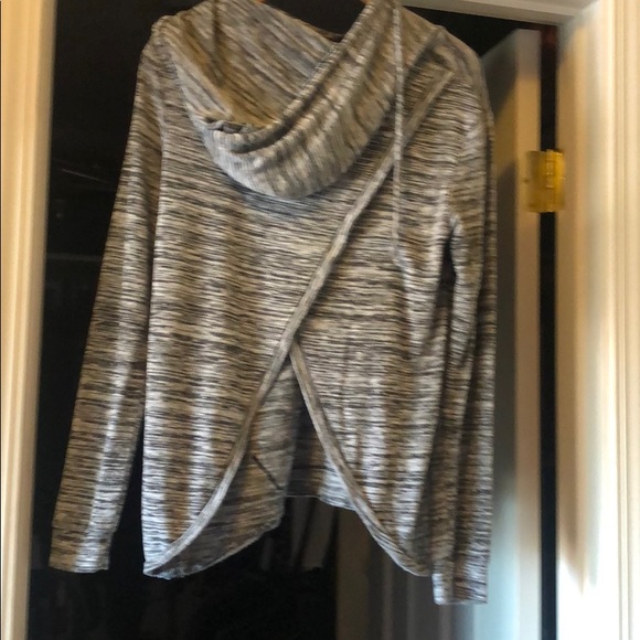 Sweatshirt - Picture 2 of 3